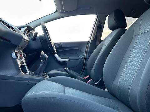 Ford Fiesta Fiesta 1.6 Titanium 5dr - U52
