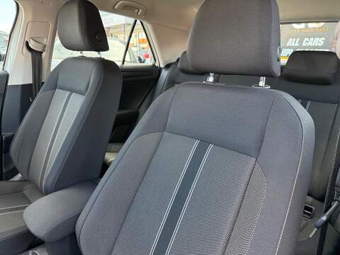 Volkswagen T-Roc 1.6 TDI SE SUV 5dr Diesel Manual Euro 6 (s/s) (115 ps) - U522