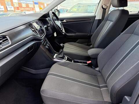Volkswagen T-Roc 1.6 TDI SE SUV 5dr Diesel Manual Euro 6 (s/s) (115 ps) - U522