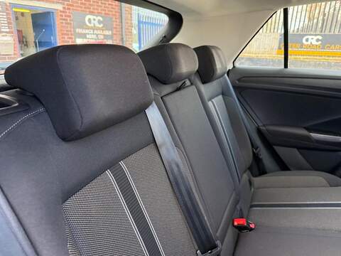 Volkswagen T-Roc 1.6 TDI SE SUV 5dr Diesel Manual Euro 6 (s/s) (115 ps) - U522