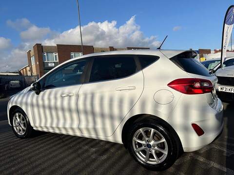 Ford Fiesta 1.0T EcoBoost Zetec Hatchback 5dr Petrol Manual Euro 6 (s/s) (100 ps) - U525