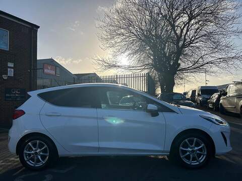 Ford Fiesta 1.0T EcoBoost Zetec Hatchback 5dr Petrol Manual Euro 6 (s/s) (100 ps) - U525