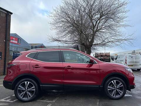 Nissan Qashqai Qashqai 1.3 DIG-T N-Connecta Euro 6 (s/s) 5dr - U53