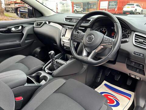 Nissan Qashqai Qashqai 1.3 DIG-T N-Connecta Euro 6 (s/s) 5dr - U53