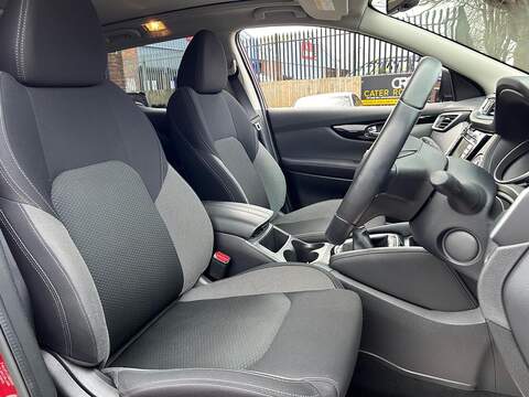 Nissan Qashqai Qashqai 1.3 DIG-T N-Connecta Euro 6 (s/s) 5dr - U53