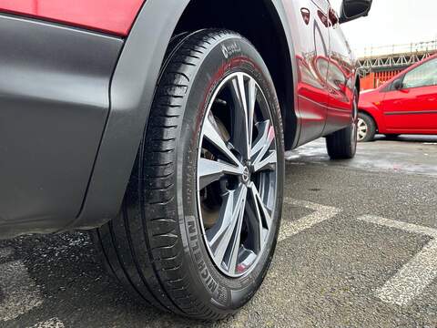 Nissan Qashqai Qashqai 1.3 DIG-T N-Connecta Euro 6 (s/s) 5dr - U53