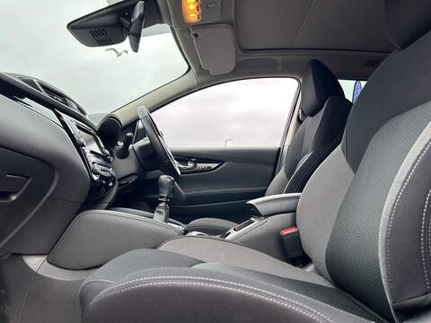 Nissan Qashqai Qashqai 1.3 DIG-T N-Connecta Euro 6 (s/s) 5dr - U53