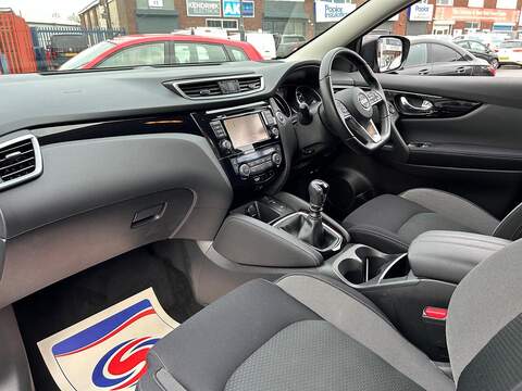 Nissan Qashqai Qashqai 1.3 DIG-T N-Connecta Euro 6 (s/s) 5dr - U53