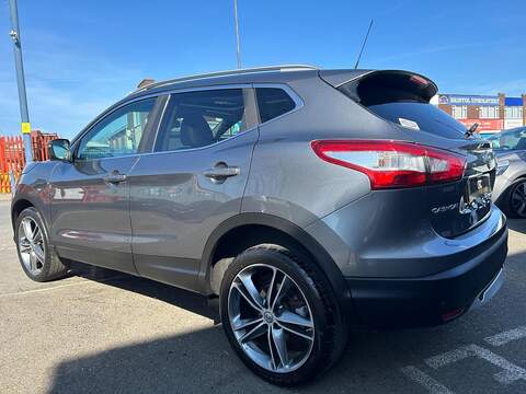 Nissan Qashqai 1.6 dCi Tekna SUV 5dr Diesel Manual 2WD Euro 5 (s/s) (130 ps) - U534