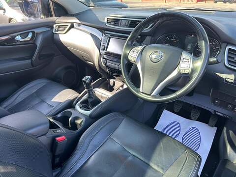 Nissan Qashqai 1.6 dCi Tekna SUV 5dr Diesel Manual 2WD Euro 5 (s/s) (130 ps) - U534
