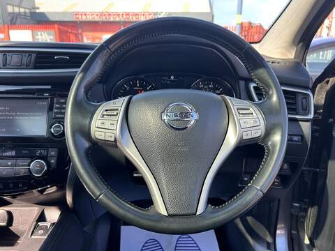 Nissan Qashqai 1.6 dCi Tekna SUV 5dr Diesel Manual 2WD Euro 5 (s/s) (130 ps) - U534