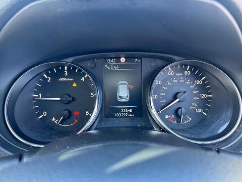 Nissan Qashqai 1.6 dCi Tekna SUV 5dr Diesel Manual 2WD Euro 5 (s/s) (130 ps) - U534