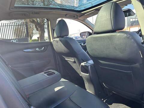 Nissan Qashqai 1.6 dCi Tekna SUV 5dr Diesel Manual 2WD Euro 5 (s/s) (130 ps) - U534