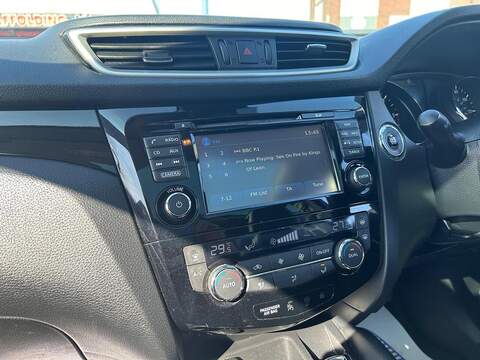 Nissan Qashqai 1.6 dCi Tekna SUV 5dr Diesel Manual 2WD Euro 5 (s/s) (130 ps) - U534