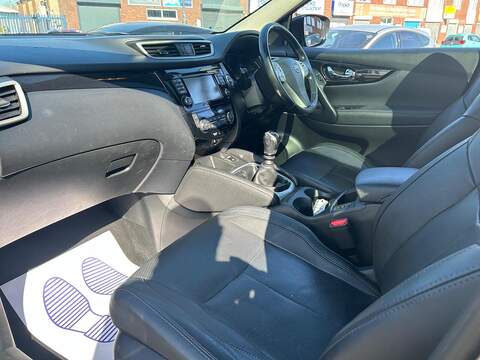 Nissan Qashqai 1.6 dCi Tekna SUV 5dr Diesel Manual 2WD Euro 5 (s/s) (130 ps) - U534