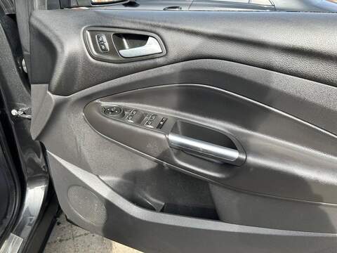 Ford Kuga 1.5 TDCi Titanium SUV 5dr Diesel Manual Euro 6 (s/s) (120 ps) - U535