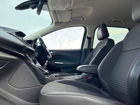 Ford Kuga 1.5 TDCi Titanium SUV 5dr Diesel Manual Euro 6 (s/s) (120 ps) - U535