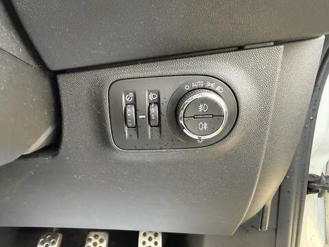 Vauxhall Corsa 1.0i Turbo ecoFLEX SRi VX Line Hatchback 5dr Petrol Manual Euro 6 (s/s) (115 ps) - U538