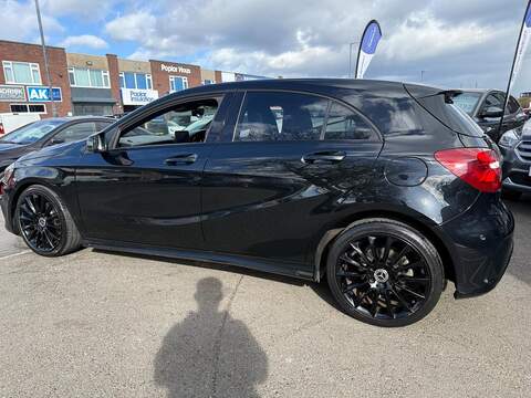 Mercedes-Benz A Class 2.1 A200d AMG Line (Premium) Hatchback 5dr Diesel 7G-DCT Euro 6 (s/s) (136 ps) - U544