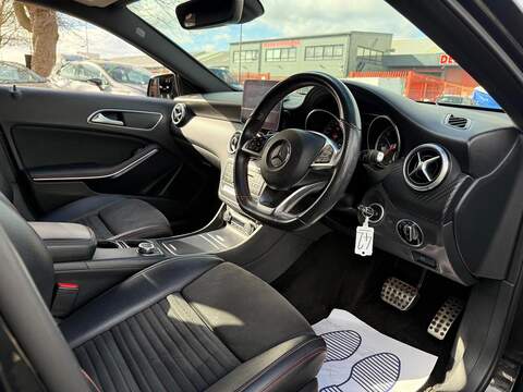 Mercedes-Benz A Class 2.1 A200d AMG Line (Premium) Hatchback 5dr Diesel 7G-DCT Euro 6 (s/s) (136 ps) - U544
