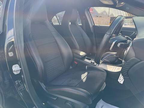 Mercedes-Benz A Class 2.1 A200d AMG Line (Premium) Hatchback 5dr Diesel 7G-DCT Euro 6 (s/s) (136 ps) - U544