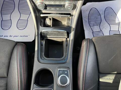 Mercedes-Benz A Class 2.1 A200d AMG Line (Premium) Hatchback 5dr Diesel 7G-DCT Euro 6 (s/s) (136 ps) - U544