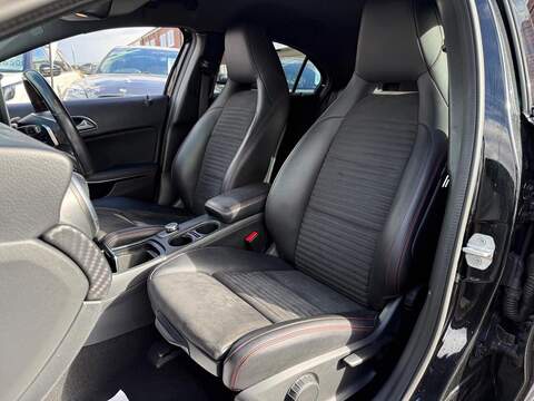 Mercedes-Benz A Class 2.1 A200d AMG Line (Premium) Hatchback 5dr Diesel 7G-DCT Euro 6 (s/s) (136 ps) - U544