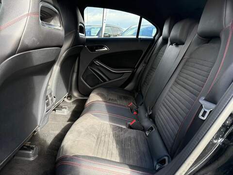 Mercedes-Benz A Class 2.1 A200d AMG Line (Premium) Hatchback 5dr Diesel 7G-DCT Euro 6 (s/s) (136 ps) - U544