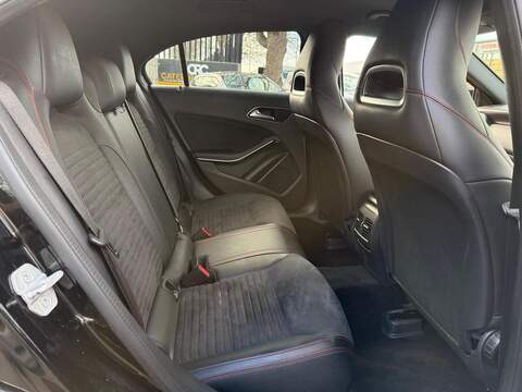 Mercedes-Benz A Class 2.1 A200d AMG Line (Premium) Hatchback 5dr Diesel 7G-DCT Euro 6 (s/s) (136 ps) - U544