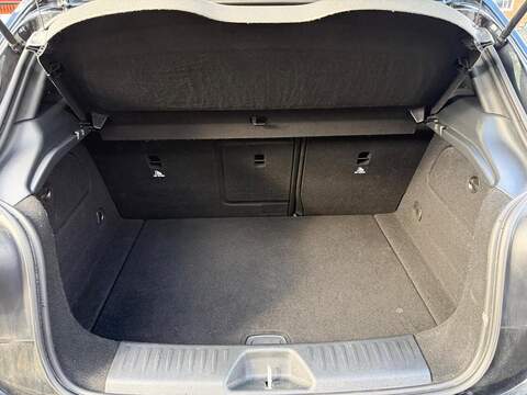 Mercedes-Benz A Class 2.1 A200d AMG Line (Premium) Hatchback 5dr Diesel 7G-DCT Euro 6 (s/s) (136 ps) - U544