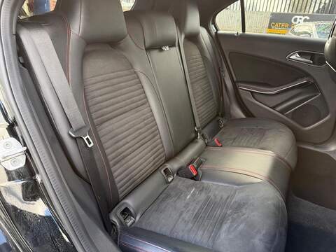 Mercedes-Benz A Class 2.1 A200d AMG Line (Premium) Hatchback 5dr Diesel 7G-DCT Euro 6 (s/s) (136 ps) - U544