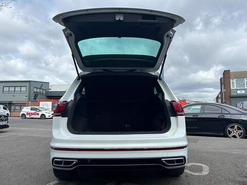 Volkswagen Tiguan 1.5 TSI R-Line SUV 5dr Petrol DSG Euro 6 (s/s) (150 ps) - U546