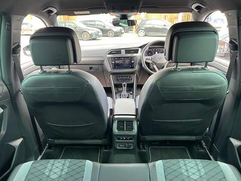 Volkswagen Tiguan 1.5 TSI R-Line SUV 5dr Petrol DSG Euro 6 (s/s) (150 ps) - U546