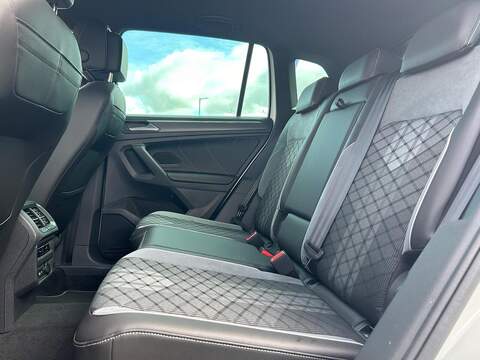 Volkswagen Tiguan 1.5 TSI R-Line SUV 5dr Petrol DSG Euro 6 (s/s) (150 ps) - U546