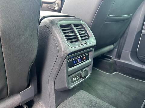 Volkswagen Tiguan 1.5 TSI R-Line SUV 5dr Petrol DSG Euro 6 (s/s) (150 ps) - U546