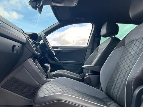 Volkswagen Tiguan 1.5 TSI R-Line SUV 5dr Petrol DSG Euro 6 (s/s) (150 ps) - U546