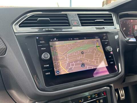 Volkswagen Tiguan 1.5 TSI R-Line SUV 5dr Petrol DSG Euro 6 (s/s) (150 ps) - U546