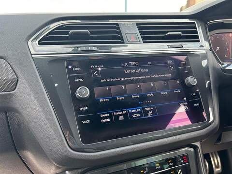 Volkswagen Tiguan 1.5 TSI R-Line SUV 5dr Petrol DSG Euro 6 (s/s) (150 ps) - U546