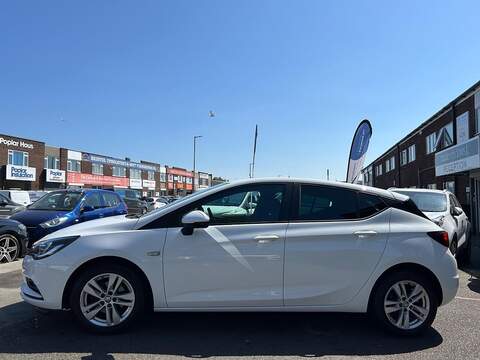 Vauxhall Astra 1.6 CDTi ecoTEC BlueInjection Design Hatchback 5dr Diesel Manual Euro 6 (s/s) (110 ps) - U63