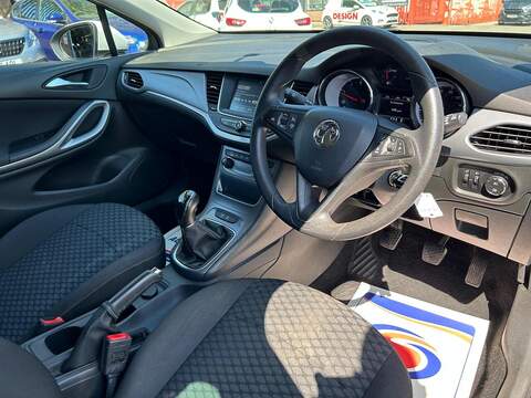 Vauxhall Astra 1.6 CDTi ecoTEC BlueInjection Design Hatchback 5dr Diesel Manual Euro 6 (s/s) (110 ps) - U63