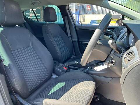 Vauxhall Astra 1.6 CDTi ecoTEC BlueInjection Design Hatchback 5dr Diesel Manual Euro 6 (s/s) (110 ps) - U63