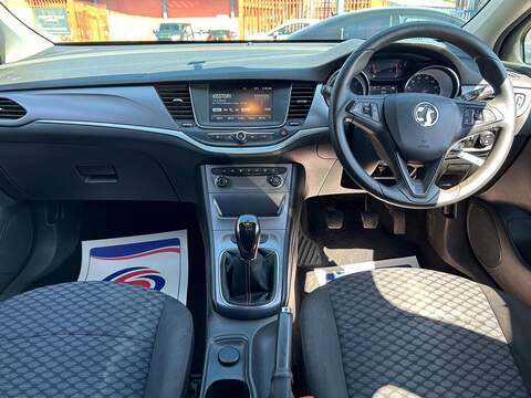 Vauxhall Astra 1.6 CDTi ecoTEC BlueInjection Design Hatchback 5dr Diesel Manual Euro 6 (s/s) (110 ps) - U63