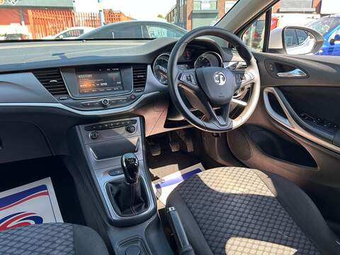 Vauxhall Astra 1.6 CDTi ecoTEC BlueInjection Design Hatchback 5dr Diesel Manual Euro 6 (s/s) (110 ps) - U63