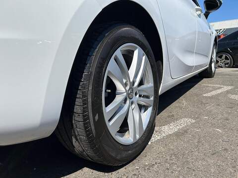 Vauxhall Astra 1.6 CDTi ecoTEC BlueInjection Design Hatchback 5dr Diesel Manual Euro 6 (s/s) (110 ps) - U63