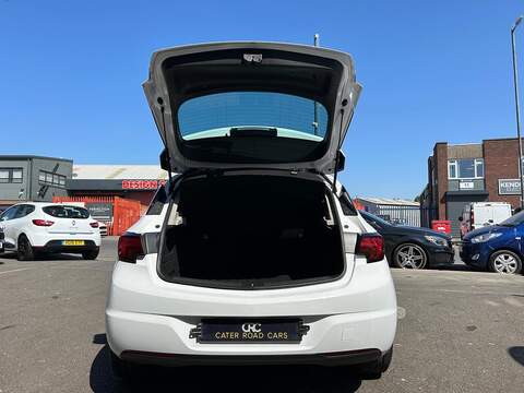 Vauxhall Astra 1.6 CDTi ecoTEC BlueInjection Design Hatchback 5dr Diesel Manual Euro 6 (s/s) (110 ps) - U63