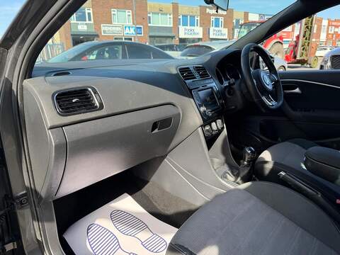 Volkswagen Polo 1.0 TSI BlueMotion Tech R-Line Hatchback 5dr Petrol Manual Euro 6 (s/s) (110 bhp) - U553