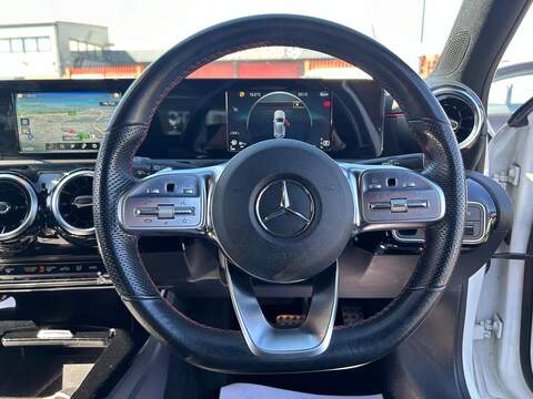 Mercedes-Benz A Class 1.5 A180d AMG Line 7G-DCT Euro 6 (s/s) 5dr - U555
