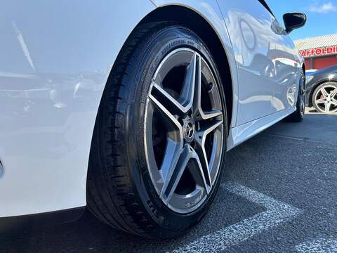 Mercedes-Benz A Class 1.5 A180d AMG Line 7G-DCT Euro 6 (s/s) 5dr - U555