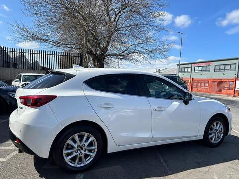 Mazda Mazda3 2.0 SKYACTIV-G SE-L Hatchback 5dr Petrol Manual Euro 5 (s/s) (120 ps) - U559