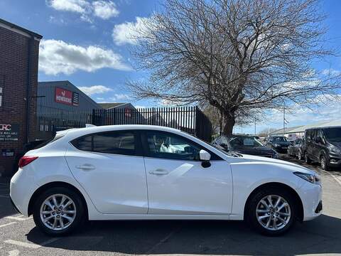 Mazda Mazda3 2.0 SKYACTIV-G SE-L Hatchback 5dr Petrol Manual Euro 5 (s/s) (120 ps) - U559